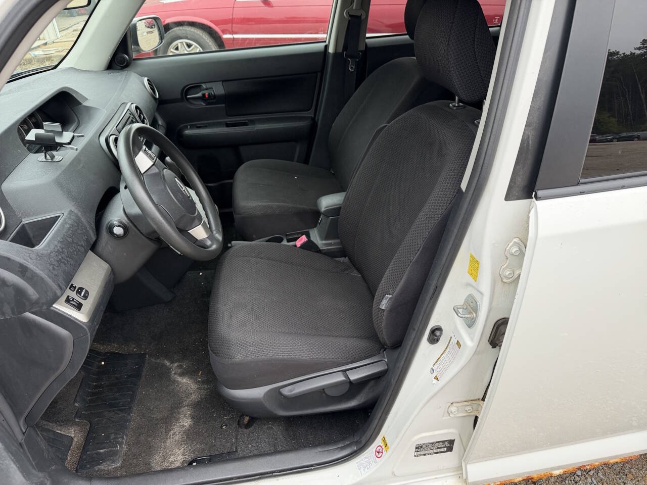 Used 2010 Scion xB FWD image 19