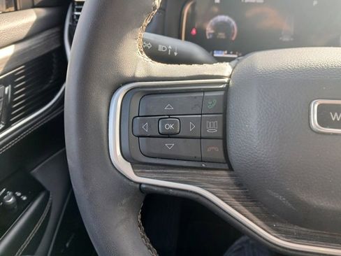 Used 2023 Jeep Wagoneer Series III w/ Premium Group I image 33