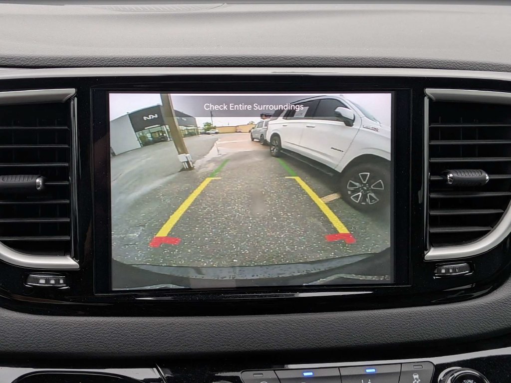 Used 2025 Chrysler Pacifica Select FWD image 30