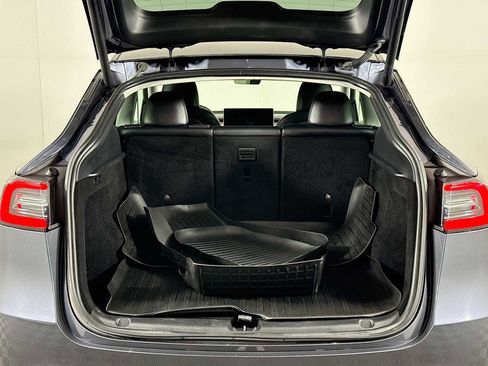 Used 2023 Tesla Model Y Long Range image 22