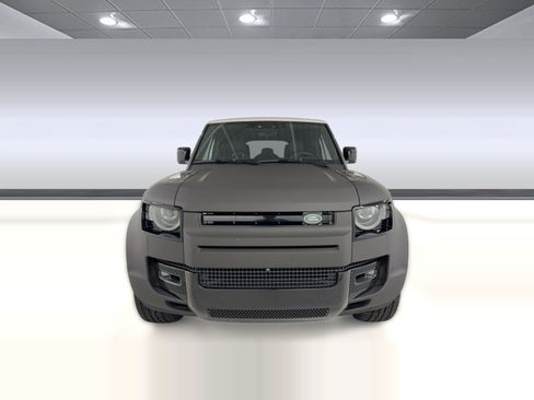 Used 2024 Land Rover Defender 110 X-Dynamic SE image 6