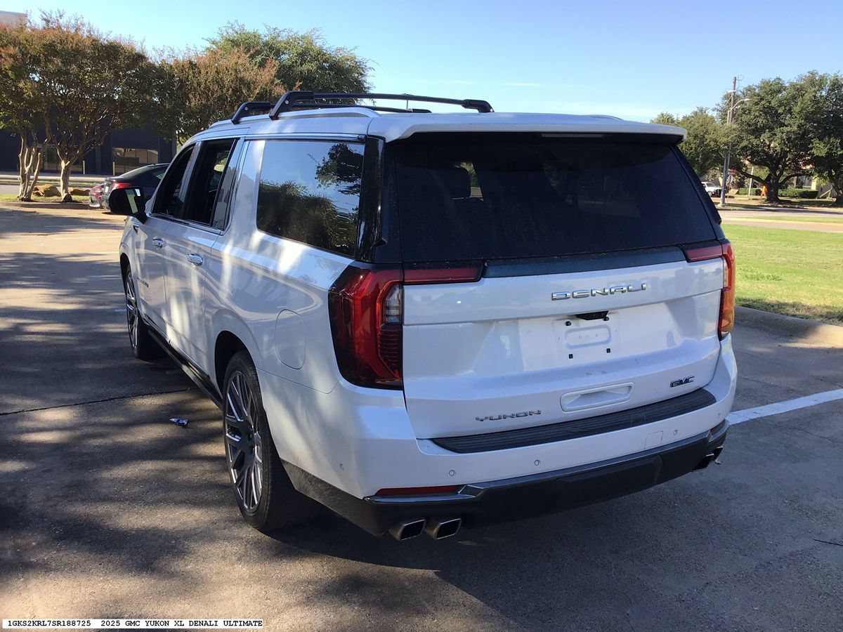 Used 2025 GMC Yukon XL Denali Ultimate AWD/4WD image 6