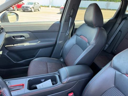 Used 2025 Nissan Kicks SR AWD/4WD image 10