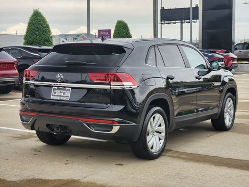 Used 2020 Volkswagen Atlas Cross Sport SE w/ Panoramic Sunroof Package FWD image 7