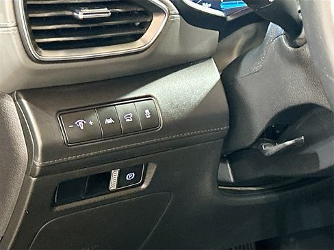 Used 2023 Hyundai Santa Fe SEL w/ Premium Package image 8