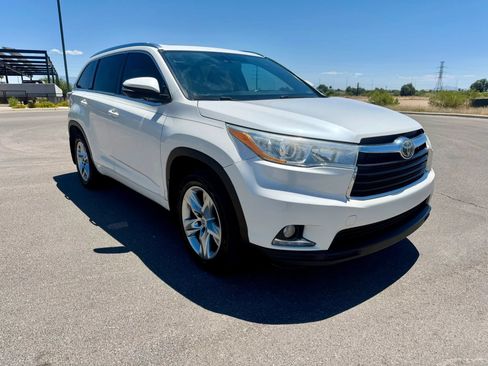 Used 2015 Toyota Highlander Limited Platinum AWD/4WD image 4