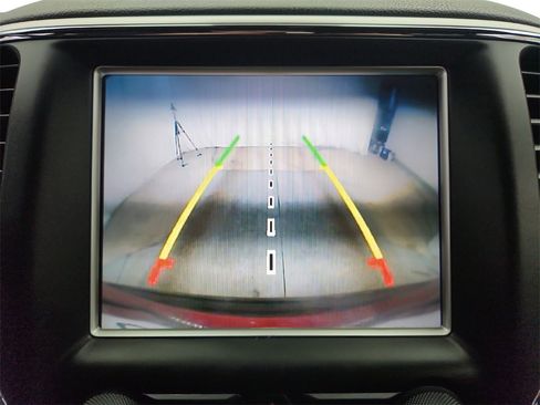 Used 2015 Jeep Grand Cherokee SRT image 18