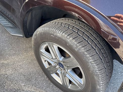 Used 2018 Ford F150 XLT w/ Equipment Group 302A Luxury image 4