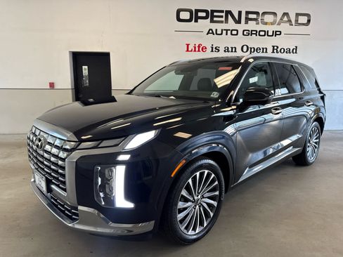 Used 2023 Hyundai Palisade Calligraphy AWD/4WD image 2