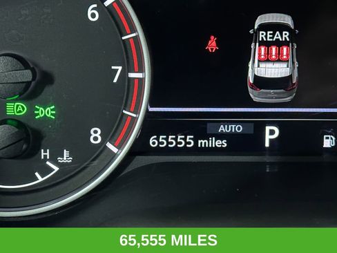 Used 2024 Nissan Rogue SV image 3