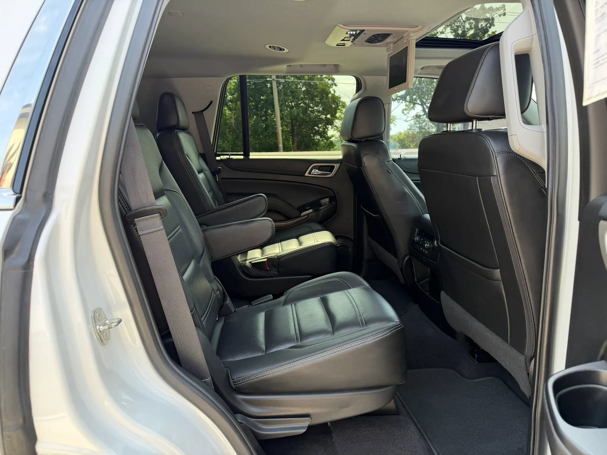Used 2019 GMC Yukon Denali w/ Denali Ultimate Package AWD/4WD image 46