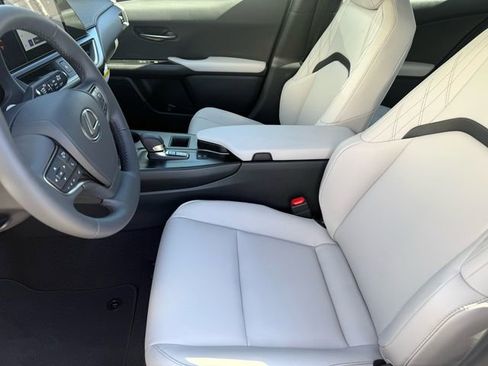 New 2026 Lexus UX 300h FWD image 12