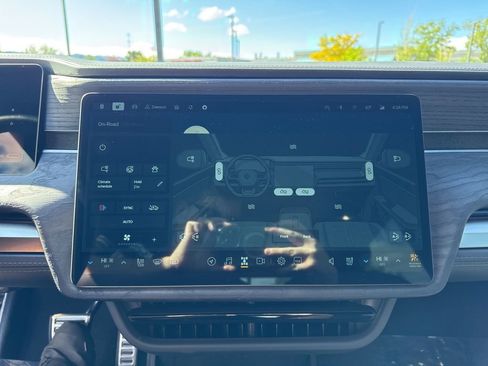 Used 2022 Rivian R1T Adventure AWD/4WD image 18