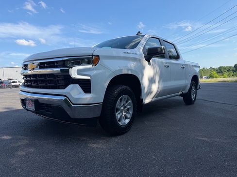 Used 2025 Chevrolet Silverado 1500 LT AWD/4WD image 7