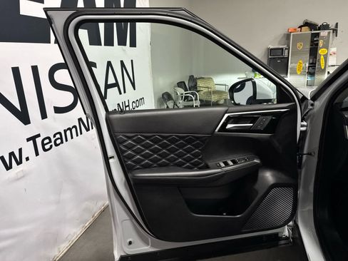 Used 2024 Mitsubishi Outlander SEL image 9