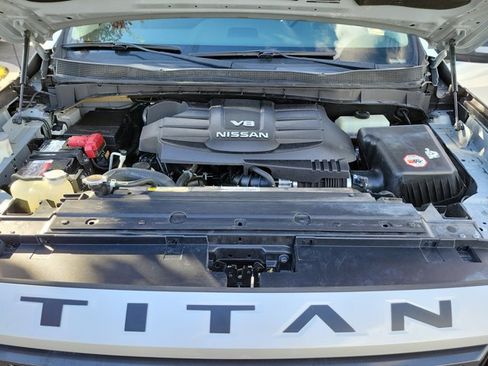 Used 2020 Nissan Titan SV w/ SV Convenience Package image 38
