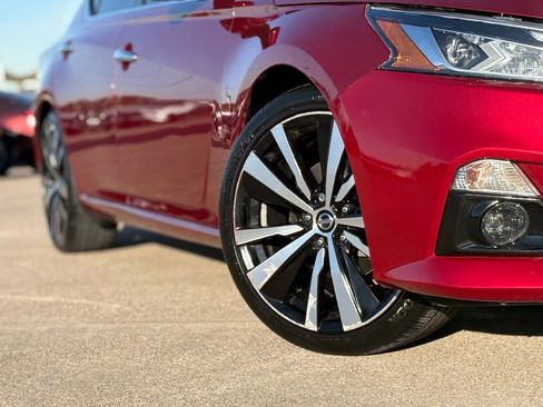 Certified 2019 Nissan Altima 2.5 Platinum image 8