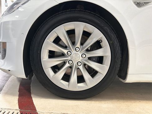 Used 2016 Tesla Model S 70D image 13