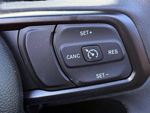 Used 2023 Jeep Wrangler Unlimited w/ Sun & Screen Package image 17