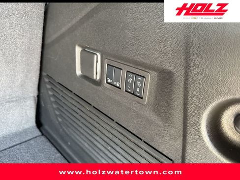 Certified 2024 GMC Yukon AT4 w/ AT4 Premium Package AWD/4WD image 36