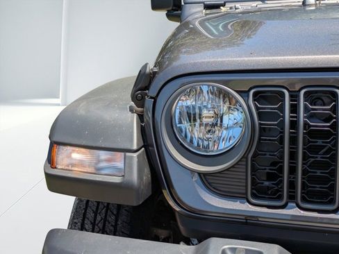 New 2025 Jeep Gladiator Sport image 8