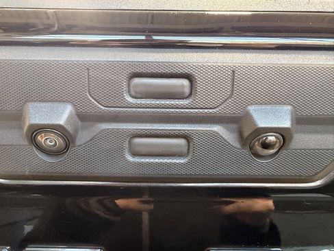 Used 2023 GMC Sierra 2500 Denali image 7