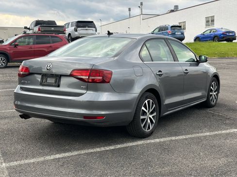 Used 2017 Volkswagen Jetta SE FWD image 7