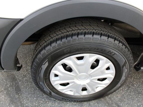 Used 2017 Ford Transit 150 XLT image 21