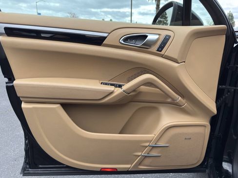 Used 2014 Porsche Cayenne S AWD/4WD image 10