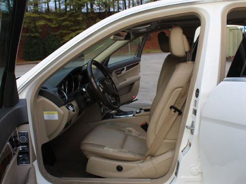 Used 2014 Mercedes-Benz C 250 Sedan image 10