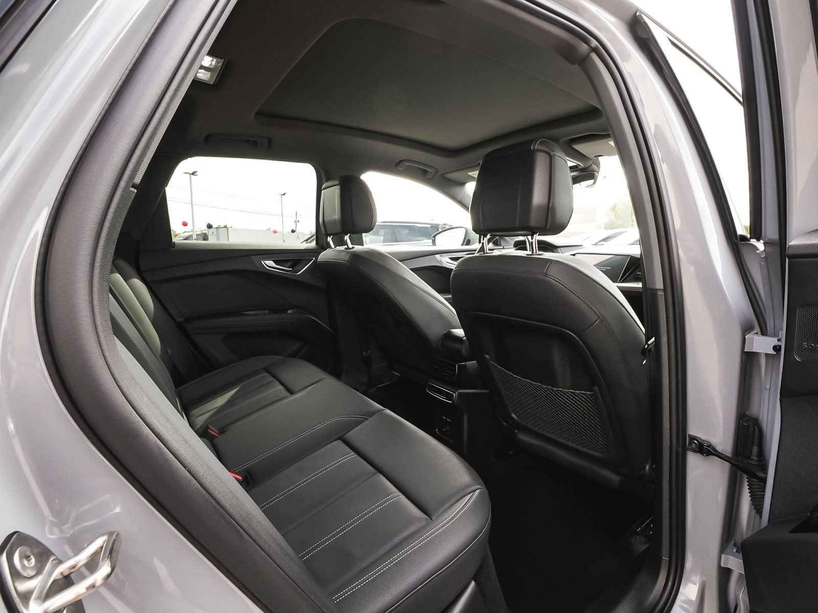 Used 2023 Audi Q4 e-tron Premium Plus w/ Premium Plus AWD/4WD image 36