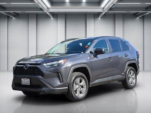 Used 2024 Toyota RAV4 LE AWD/4WD image 8