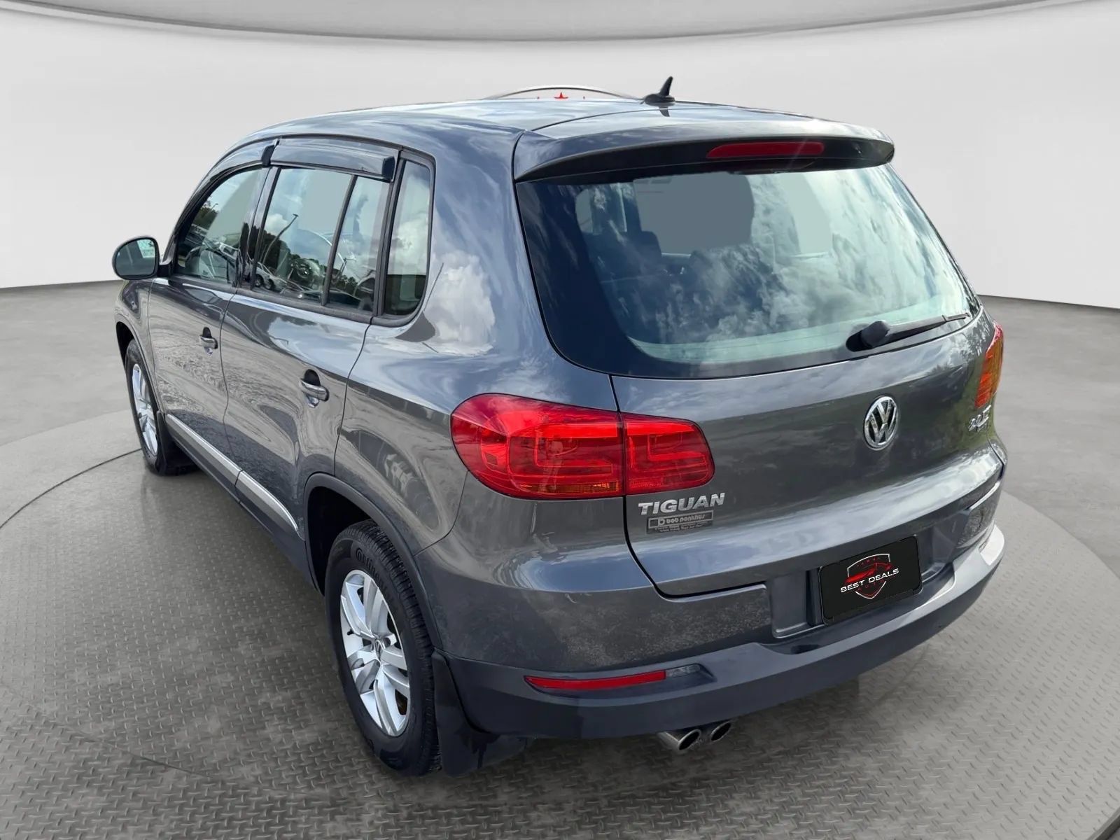 Used 2014 Volkswagen Tiguan R-Line AWD/4WD image 3