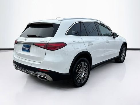 Used 2025 Mercedes-Benz GLC 300 4MATIC image 7