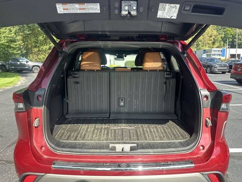 Used 2021 Toyota Highlander Platinum AWD/4WD image 23