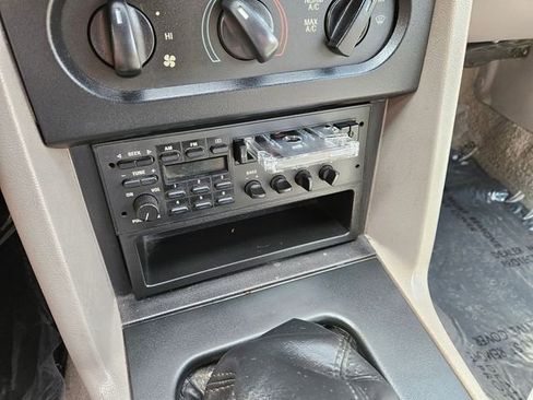 Used 1992 Ford Mustang LX image 19
