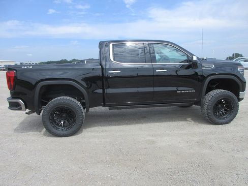 New 2026 GMC Sierra 1500 SLT w/ SLT Convenience Package AWD/4WD image 3