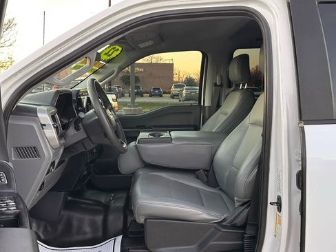 Used 2022 Ford F150 XL w/ Trailer Tow Package image 9