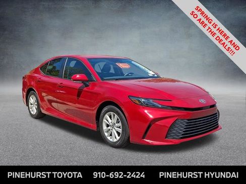 Used 2025 Toyota Camry LE image 1