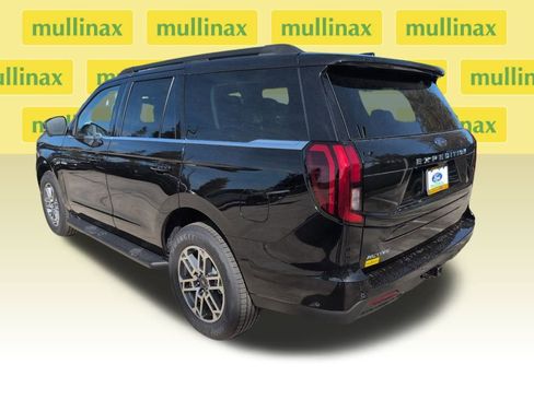 New 2025 Ford Expedition Active image 9