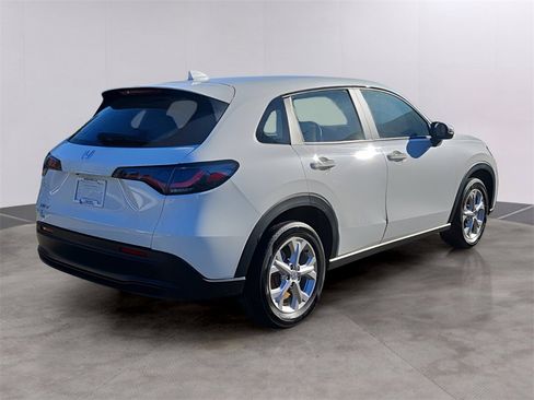 Used 2023 Honda HR-V LX image 4