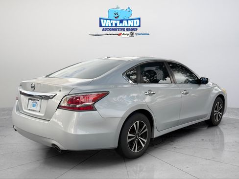 Used 2015 Nissan Altima 2.5 S w/ Power Driver Seat Package FWD image 5