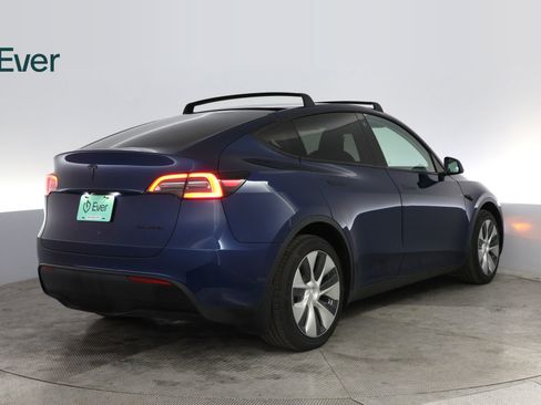 Used 2022 Tesla Model Y Long Range image 3