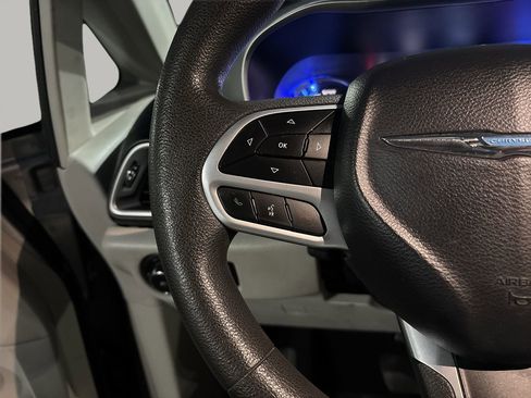 Used 2017 Chrysler Pacifica Touring Plus image 20