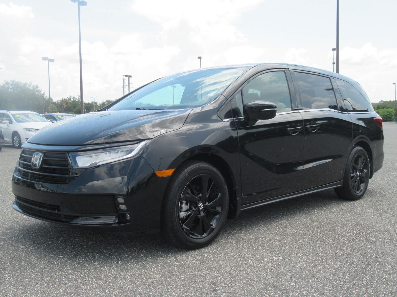 Used 2024 Honda Odyssey Sport image 3