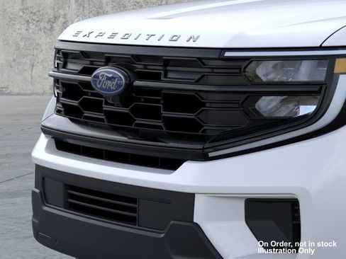 New 2026 Ford Expedition Active image 13