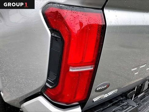 Certified 2025 Toyota Tacoma SR5 AWD/4WD image 28