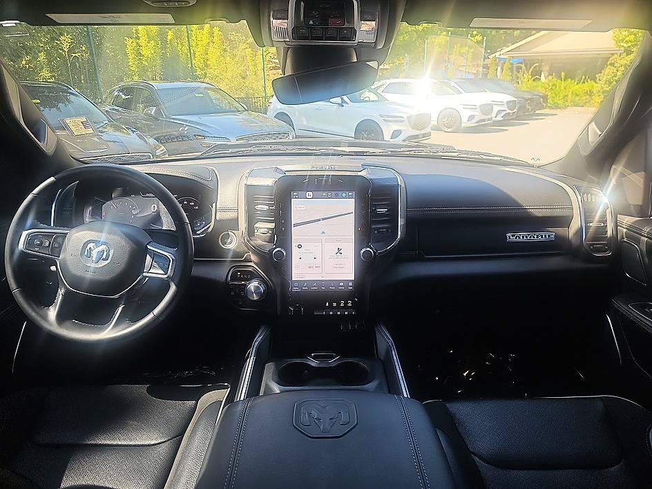 Used 2024 RAM 1500 Laramie AWD/4WD image 33
