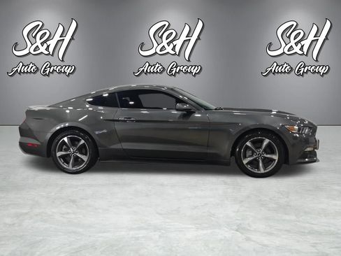 Used 2017 Ford Mustang Coupe w/ Equipment Group 051A RWD image 26