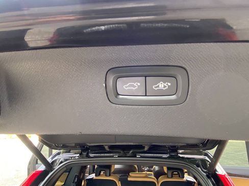 Used 2018 Volvo XC90 T6 Momentum w/ Convenience Package AWD/4WD image 59